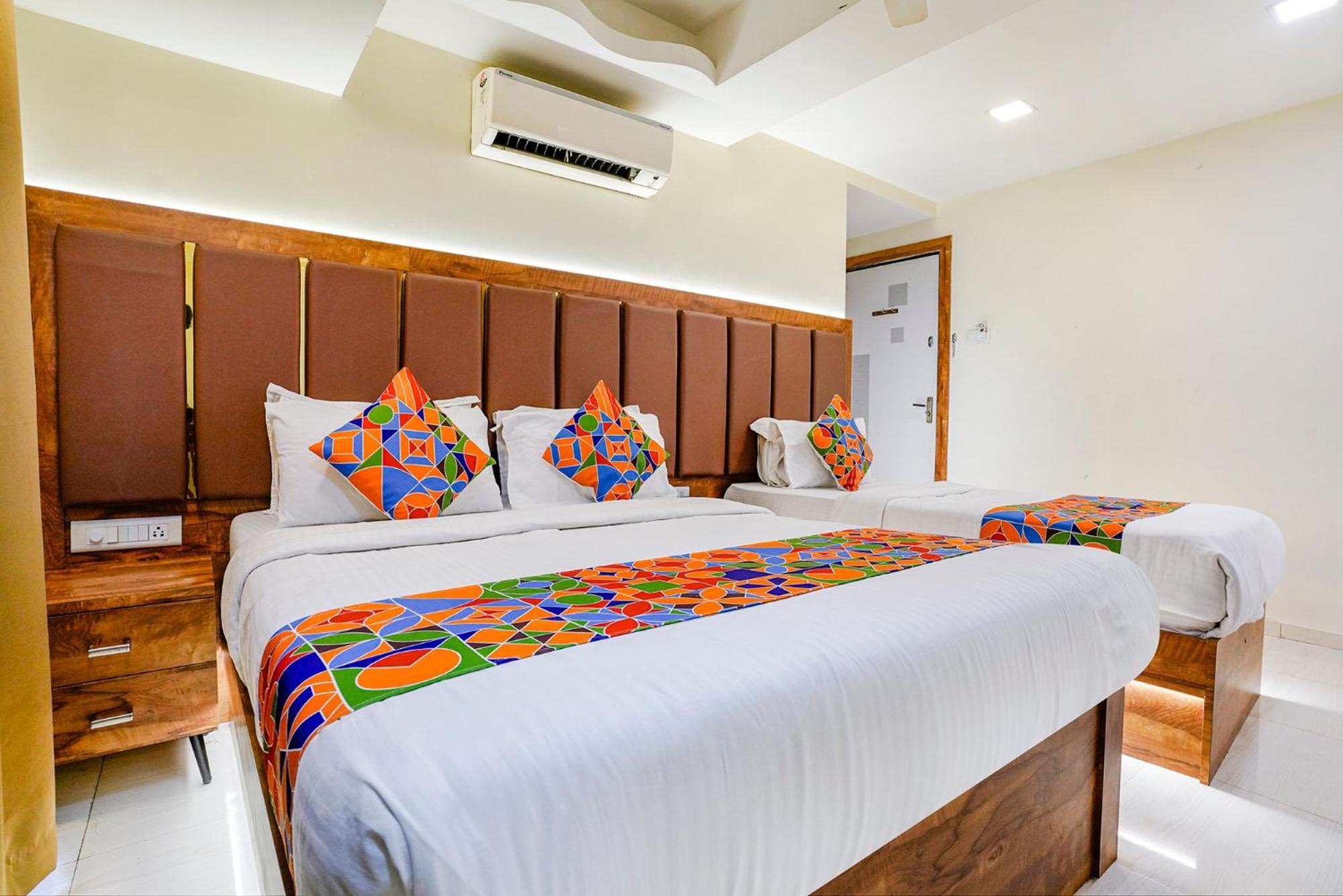 Fabexpress Amber Corp Inn - Nr Nesco Exhibition Center Mumbai Dış mekan fotoğraf
