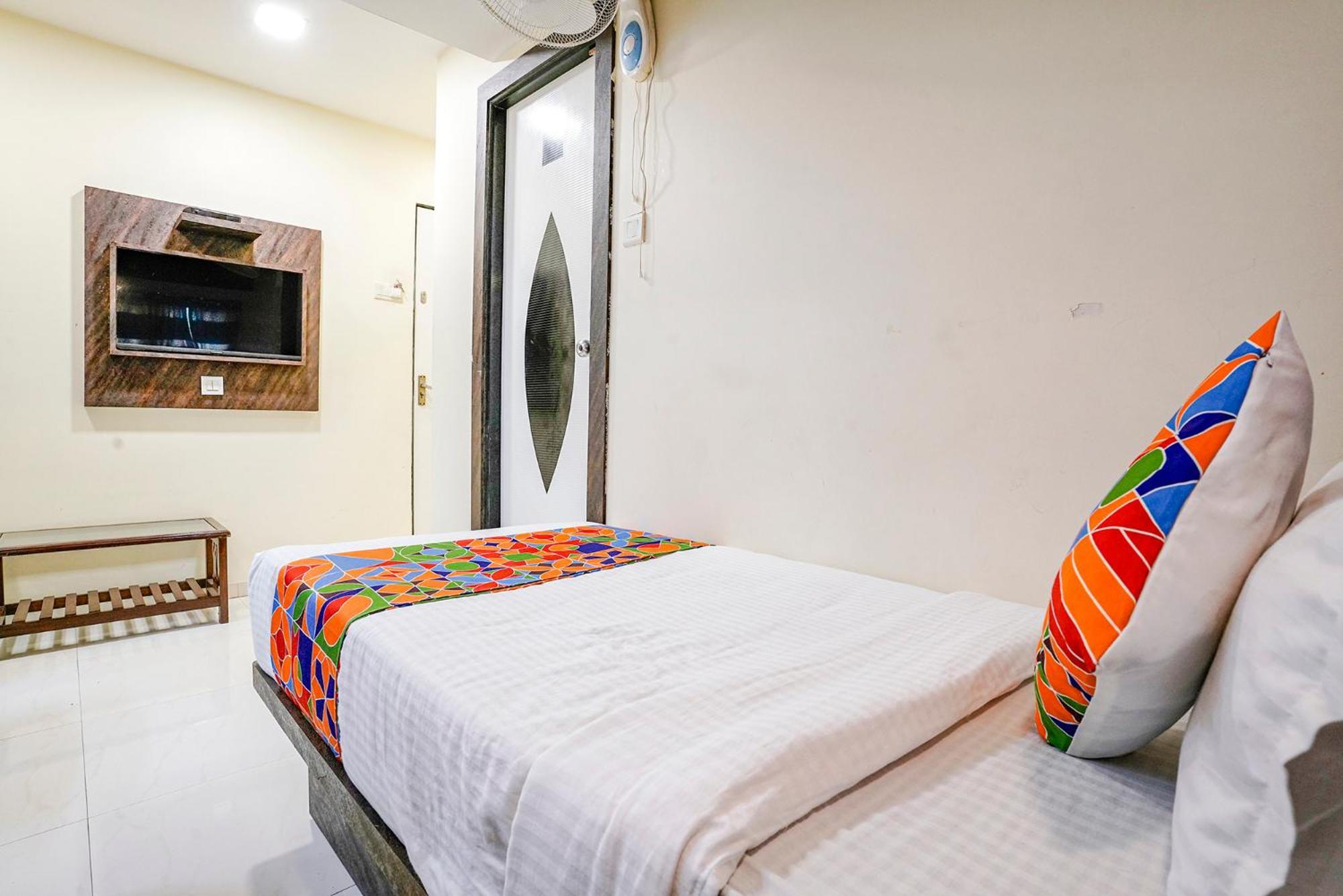 Fabexpress Amber Corp Inn - Nr Nesco Exhibition Center Mumbai Dış mekan fotoğraf
