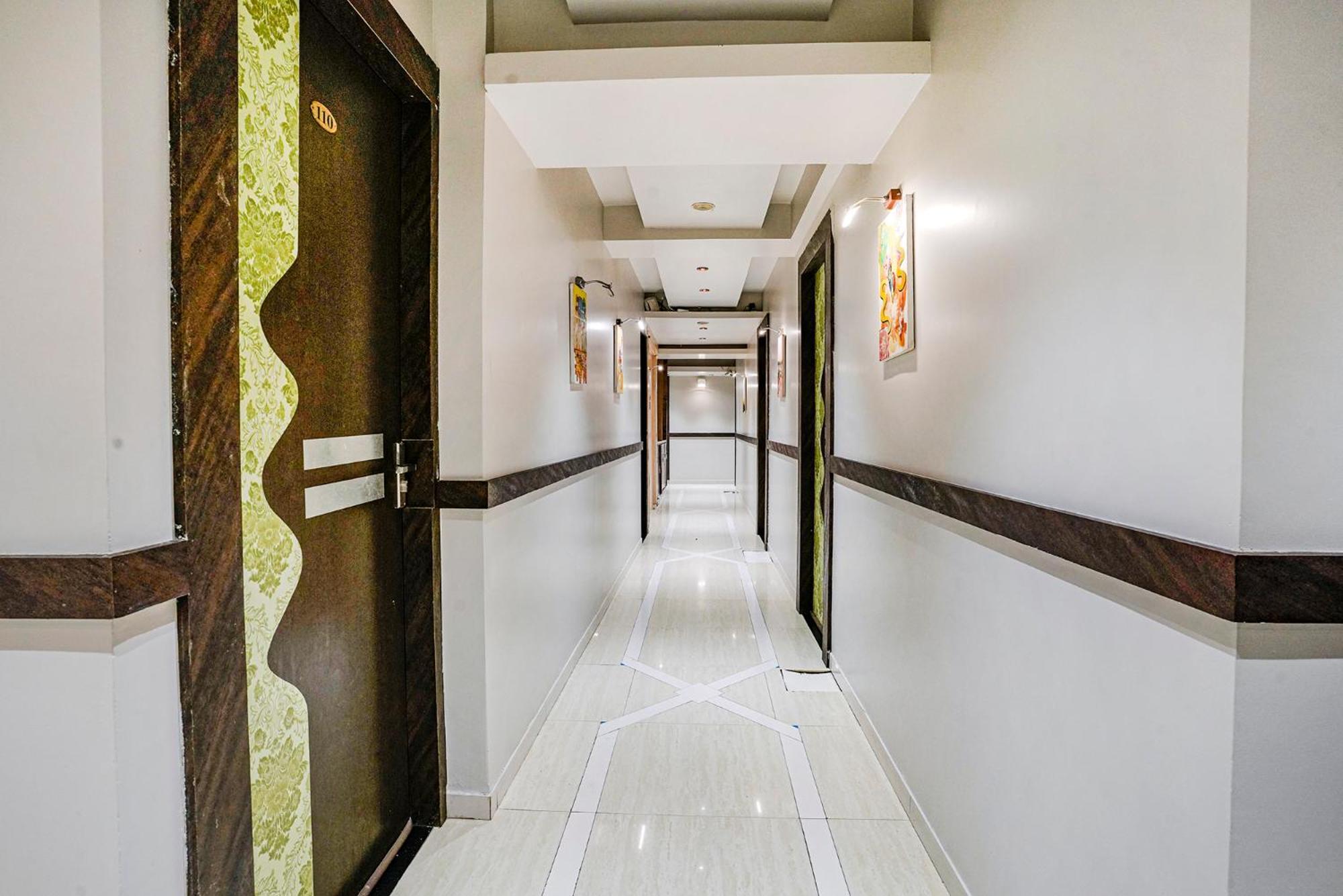 Fabexpress Amber Corp Inn - Nr Nesco Exhibition Center Mumbai Dış mekan fotoğraf